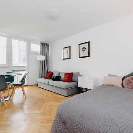 V Ajax Warsaw Bed&Breakfast Rooms Extérieur photo