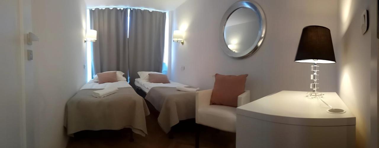 V Ajax Warsaw Bed&Breakfast Rooms Extérieur photo